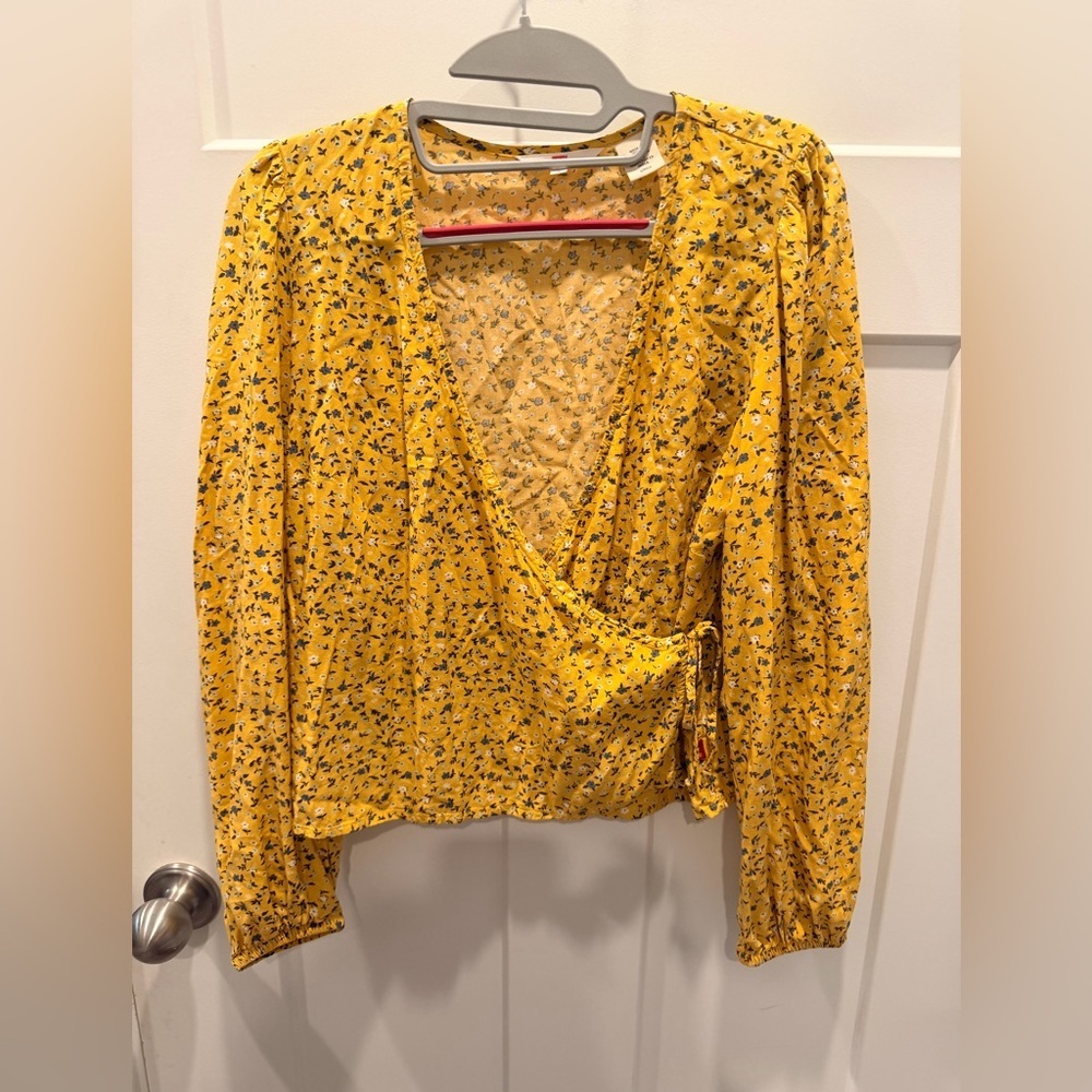 Levi’s Yellow Floral Wrap Top Small ECOVERO Long Sleeve